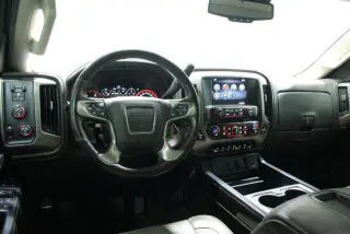 GMC Sierra 2500HD 2015 4x4 Denali 4dr Crew Cab SB