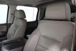 GMC Sierra 2500HD 2015 4x4 Denali 4dr Crew Cab SB