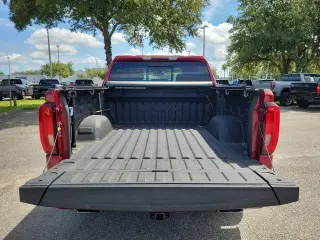 GMC Sierra 1500 2019 4x2 Denali 4 puertas Crew Cab Caja Corta 5.8 pies