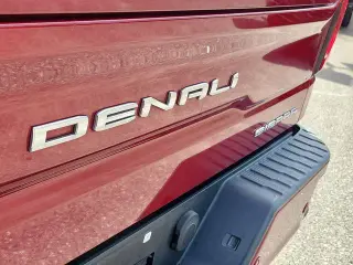 GMC Sierra 1500 2019 4x2 Denali 4 puertas Crew Cab Caja Corta 5.8 pies