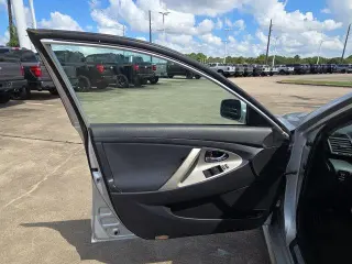 Toyota Camry 2011 SE 4dr Sedan 6M