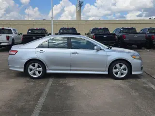 Toyota Camry 2011 SE 4dr Sedan 6M