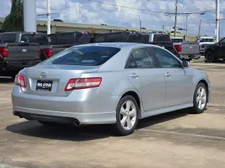 Toyota Camry 2011 SE 4dr Sedan 6M