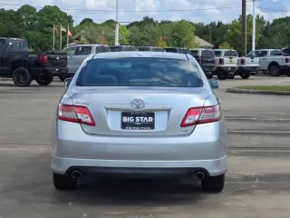 Toyota Camry 2011 SE 4dr Sedan 6M