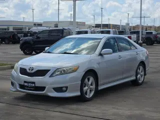 Toyota Camry 2011 SE 4dr Sedan 6M