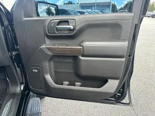 Chevrolet Silverado 1500 2020 4x4 RST 4 puertas Cabina Doble Caja Corta de 6.6 pies