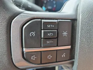 Ford F-150 2025 4x4 XLT 4p SuperCrew 5.5 ft. CB