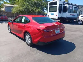 Toyota Camry 2026 LE Sedán 4p.
