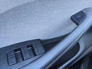 Tesla Model 3 2025 Long Range 4p Fastback