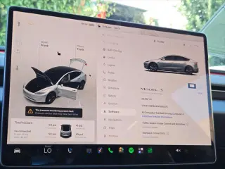 Tesla Model 3 2025 Long Range 4p Fastback