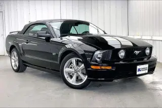 Ford Mustang 2006 GT Deluxe 2dr Convertible