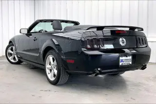 Ford Mustang 2006 GT Deluxe 2dr Convertible