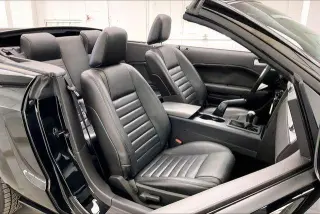 Ford Mustang 2006 GT Deluxe 2dr Convertible