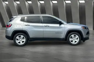 Jeep Compass 2022 Latitude 4dr SUV
