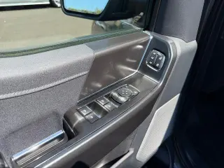 Ford F-150 2022 4x4 Lariat 4p SuperCab 5.5 ft. CA