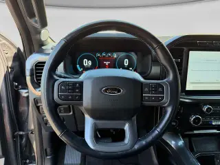 Ford F-150 2022 4x4 Lariat 4p SuperCab 5.5 ft. CA