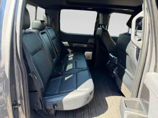 Ford F-150 2022 4x4 Lariat 4p SuperCab 5.5 ft. CA