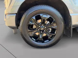 Ford F-150 2022 4x4 Lariat 4p SuperCab 5.5 ft. CA