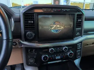 Ford F-150 2023 4x4 Lariat 4dr SuperCrew 6.5 ft. SB