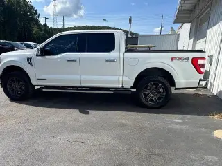 Ford F-150 2021 4x4 Lariat 4dr SuperCrew 6.5 ft. SB