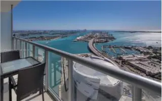 Propiedad de alquiler con 2 dormitorios y 2.5 baños en Miami