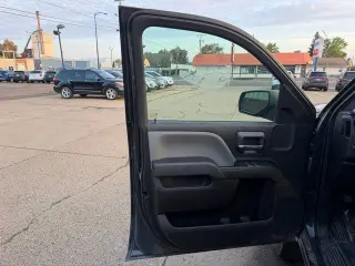 2017 Chevrolet Silverado 2500HD ONLY 29,000 Miles