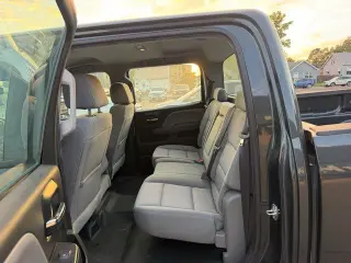 2017 Chevrolet Silverado 2500HD ONLY 29,000 Miles