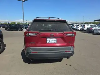 Toyota RAV4 2022 XLE Premium 4dr SUV