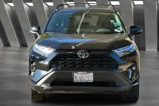 Toyota RAV4 2024 AWD XLE Premium 4dr SUV