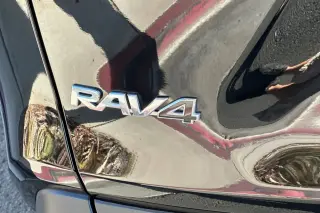 Toyota RAV4 2024 AWD XLE Premium 4dr SUV