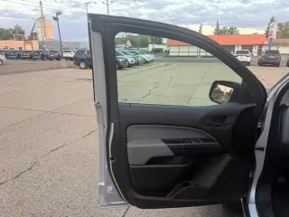2018 Chevrolet Colorado ONLY 60,000 MIles