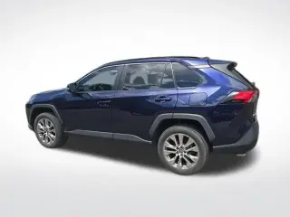 Toyota RAV4 2023 XLE Premium 4dr SUV
