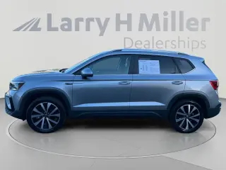 Volkswagen Taos 2022 SE 4p SUV