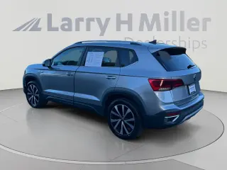 Volkswagen Taos 2022 SE 4p SUV