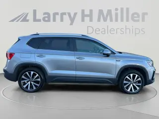 Volkswagen Taos 2022 SE 4p SUV