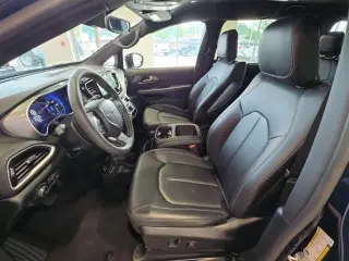 Chrysler Pacifica 2025 Select 4dr Mini-Van