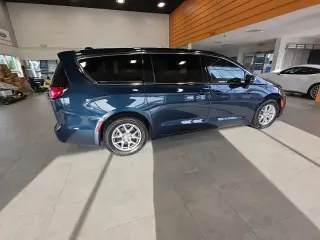 Chrysler Pacifica 2025 Select 4dr Mini-Van