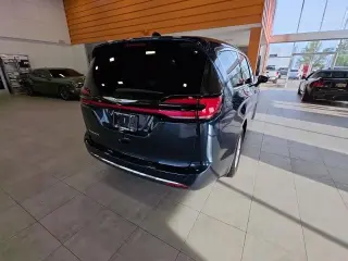 Chrysler Pacifica 2025 Select 4dr Mini-Van