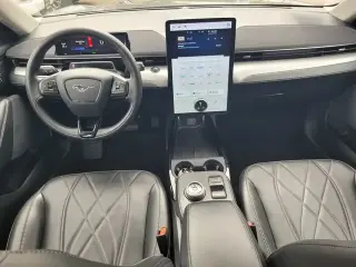 Ford Mustang Mach-E 2023 Select 4p SUV