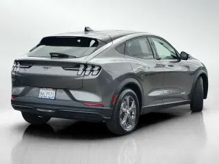 Ford Mustang Mach-E 2023 Select 4p SUV