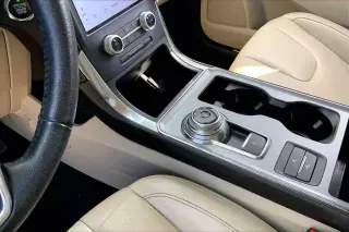 Ford Edge 2022 AWD Titanium 4dr Crossover
