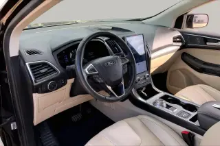 Ford Edge 2022 AWD Titanium 4dr Crossover