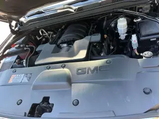GMC Yukon XL 2019 4x4 Denali 4p SUV
