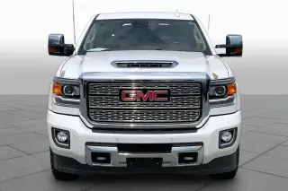 GMC Sierra 2500HD 2019 4x4 Denali 4dr Crew Cab SB