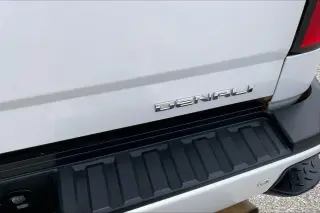 GMC Sierra 2500HD 2019 4x4 Denali 4dr Crew Cab SB