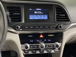 Hyundai ELANTRA 2020 SE 4p Sedana