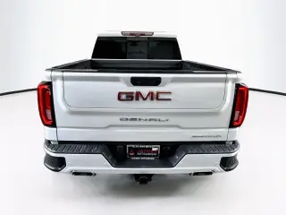 GMC Sierra 1500 2021 4x4 Denali 4dr Crew Cab 5.8 ft. SB