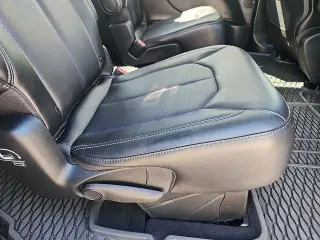 Chrysler Voyager 2025 LX 4dr Mini-Van