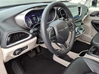 Chrysler Pacifica 2024 Touring L 4dr Mini-Van