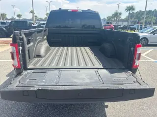 Ford F-150 2023 4x4 Lariat 4dr SuperCrew 5.5 ft. SB